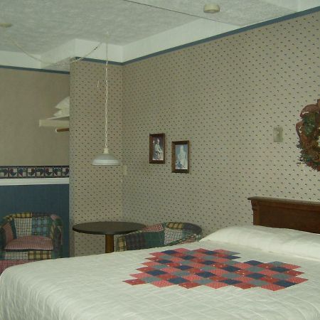 Boardwalk Inn Сент Игнас Екстериор снимка